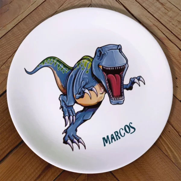 Plato con una ilustración de un tiranosaurio rex personalizado con nombre