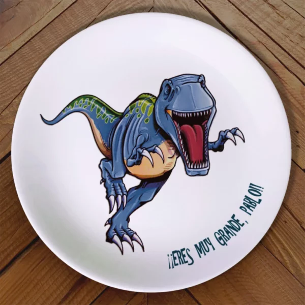 Plato con una ilustración de un tiranosaurio rex personalizado con nombre