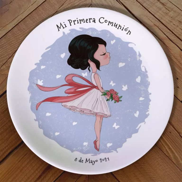 Plato con una ilustración infantil de una preciosa chicha en vestido blanco personalizado con nombre